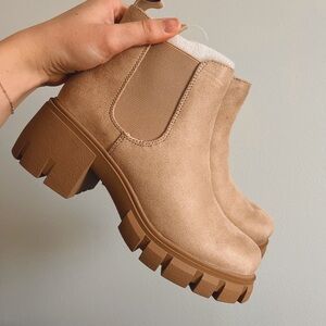 New 6.5 Tan Chunky Heel Ankle Boots